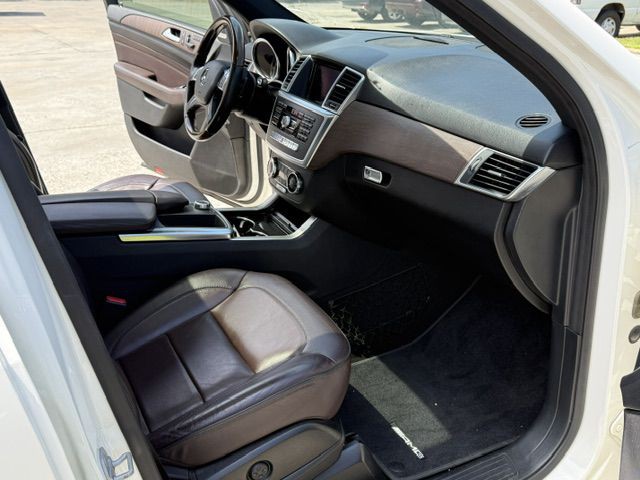 2012 Mercedes-Benz M-Class Image 9