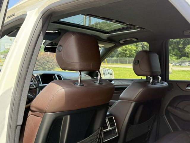 2012 Mercedes-Benz M-Class Image 12