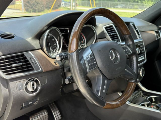 2012 Mercedes-Benz M-Class Image 14