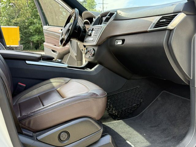 2012 Mercedes-Benz M-Class Image 26