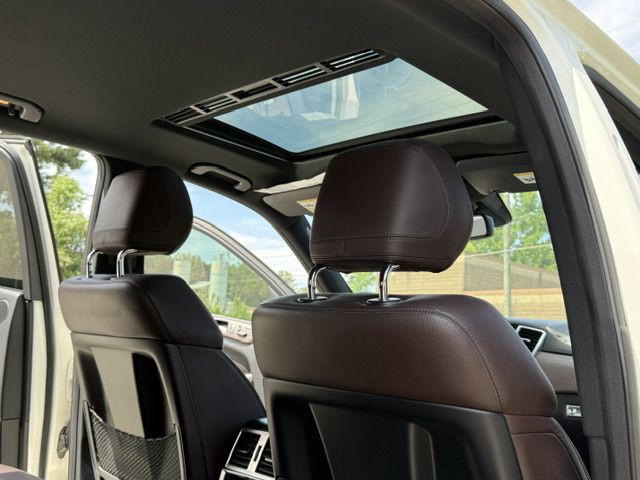 2012 Mercedes-Benz M-Class Image 30