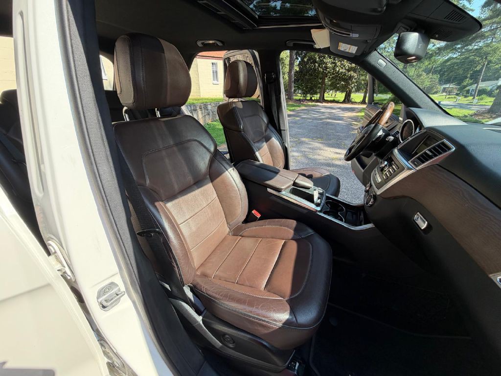 2012 Mercedes-Benz M-Class Image 10