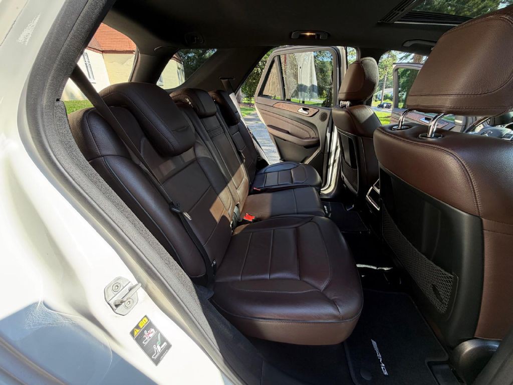2012 Mercedes-Benz M-Class Image 22