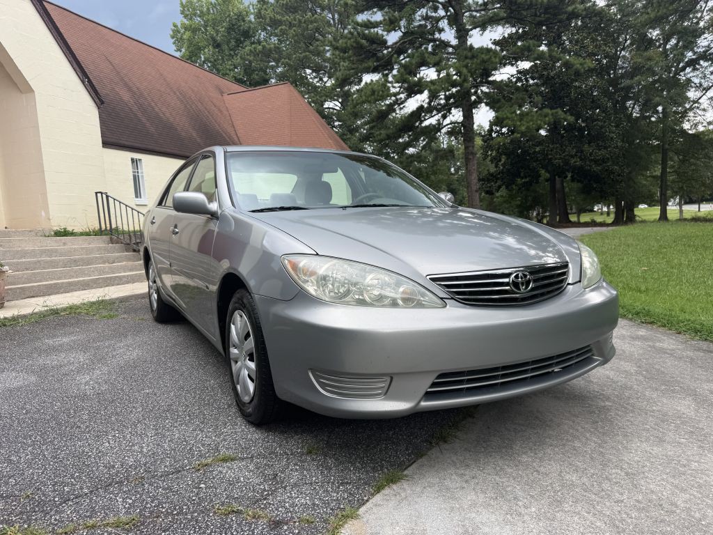 2005 Toyota Camry Image 2