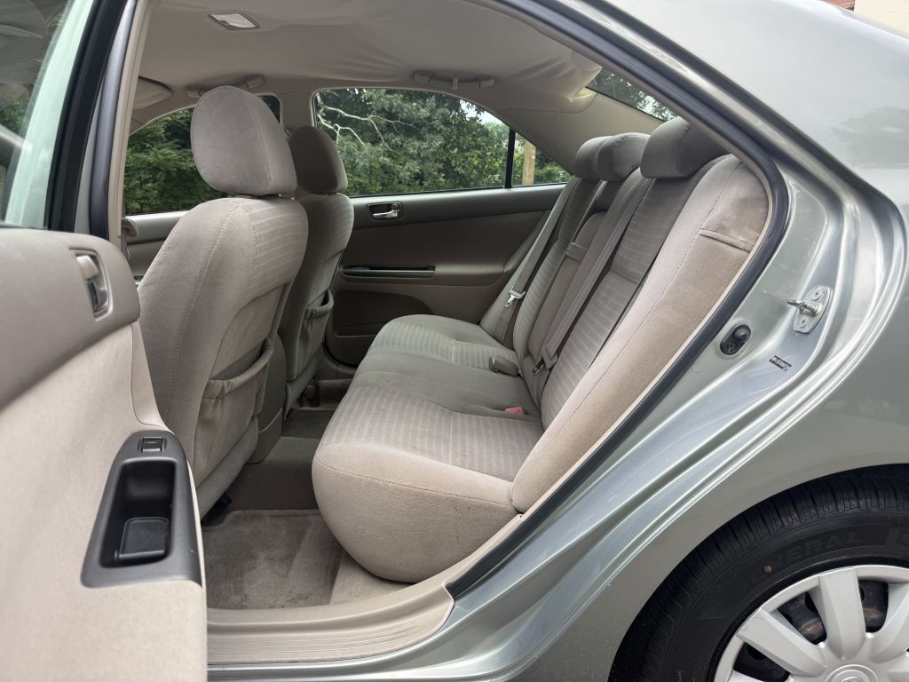 2005 Toyota Camry Image 12