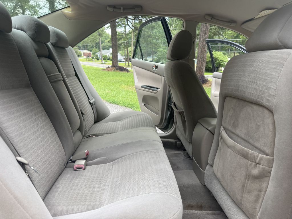 2005 Toyota Camry Image 13