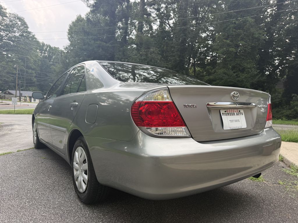 2005 Toyota Camry Image 18