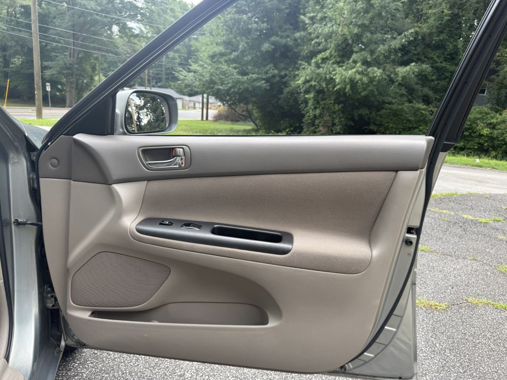 2005 Toyota Camry Image 25