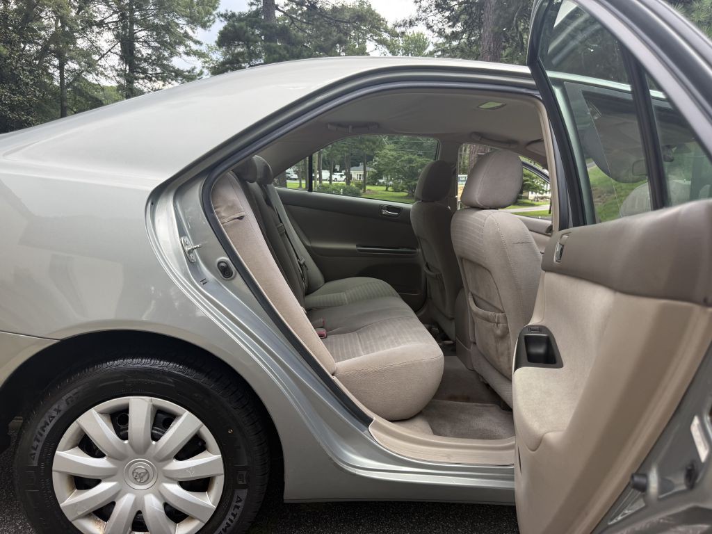 2005 Toyota Camry Image 32