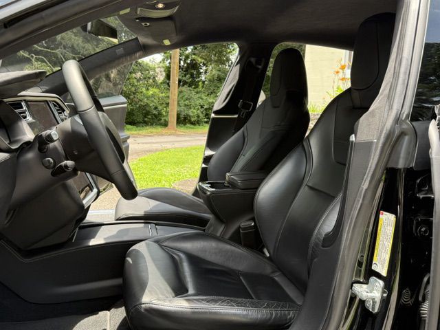 2016 Tesla Model S Image 45