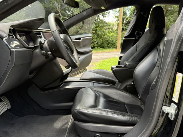 2016 Tesla Model S Image 46