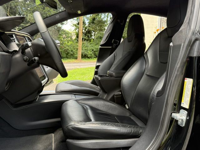 2016 Tesla Model S Image 9