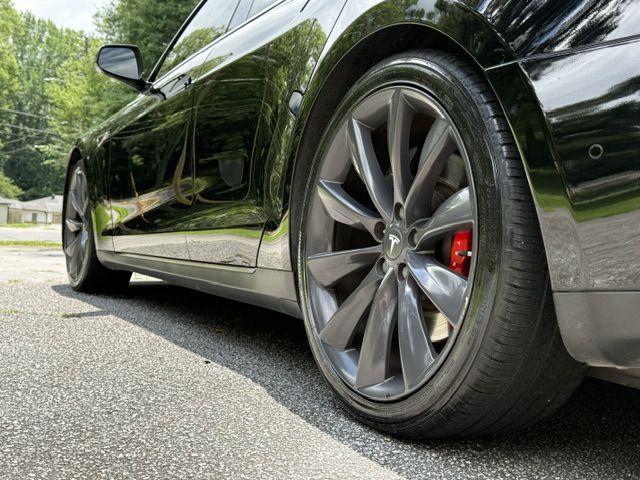 2016 Tesla Model S Image 11