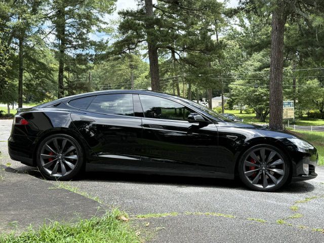 2016 Tesla Model S Image 20