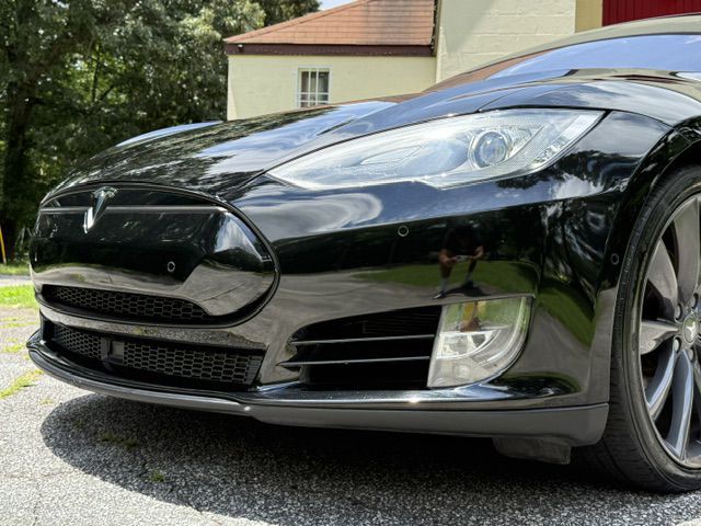 2016 Tesla Model S Image 22