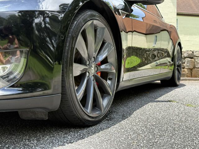 2016 Tesla Model S Image 23