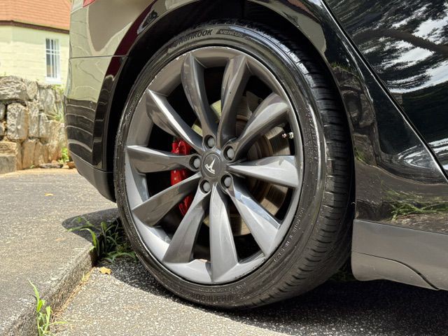 2016 Tesla Model S Image 27
