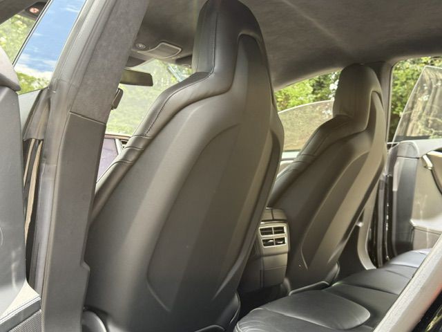 2016 Tesla Model S Image 42