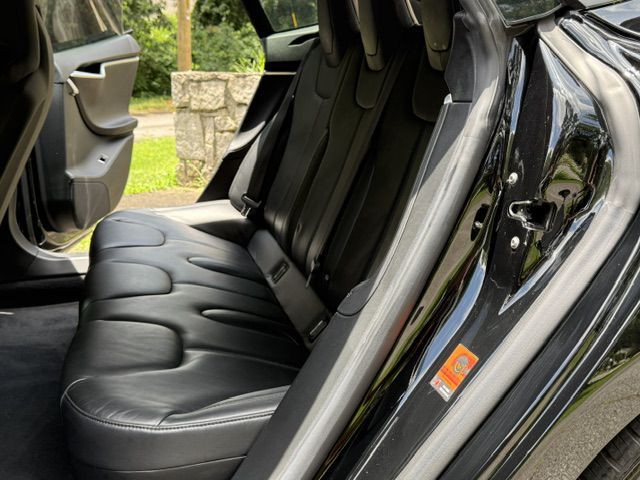 2016 Tesla Model S Image 43