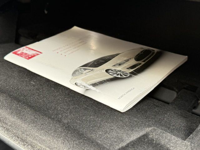 2016 Tesla Model S Image 60