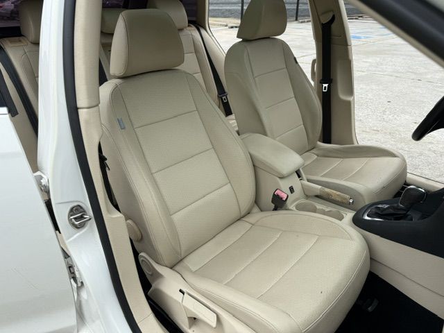 2012 Volkswagen Jetta Image 4