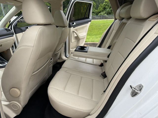 2012 Volkswagen Jetta Image 10