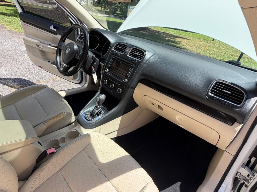 2012 Volkswagen Jetta Image 8