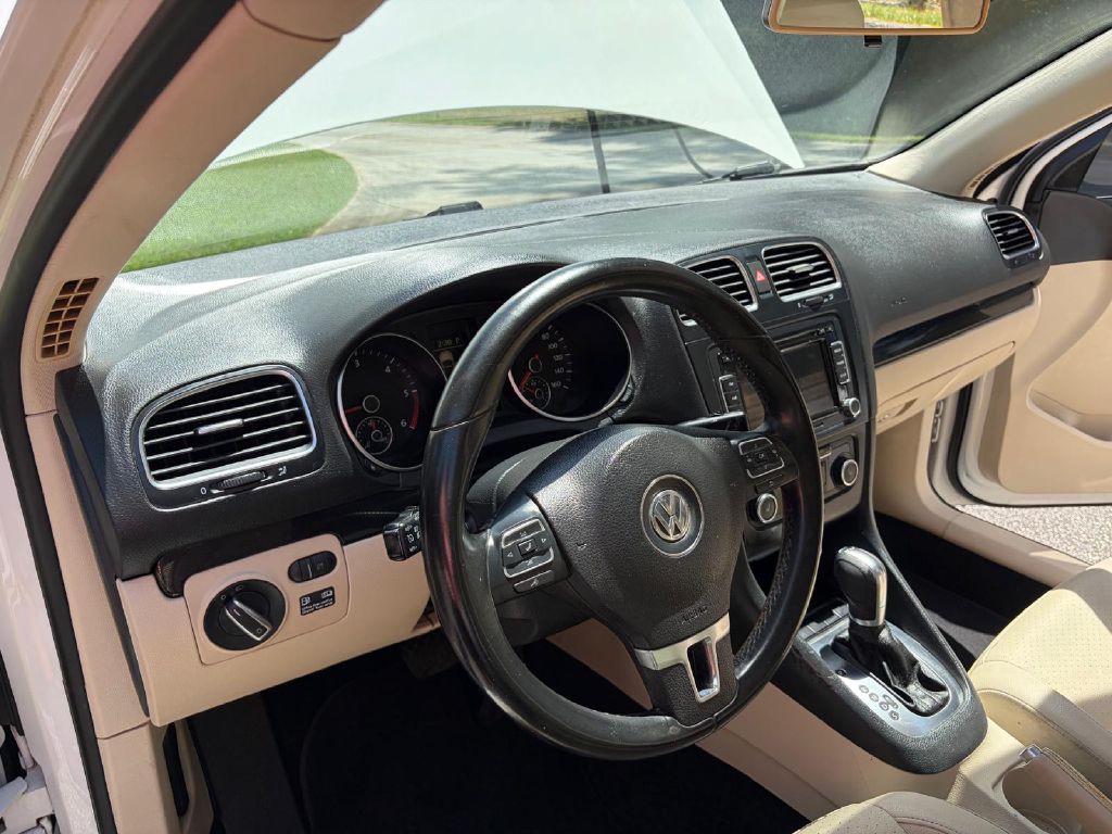 2012 Volkswagen Jetta Image 11