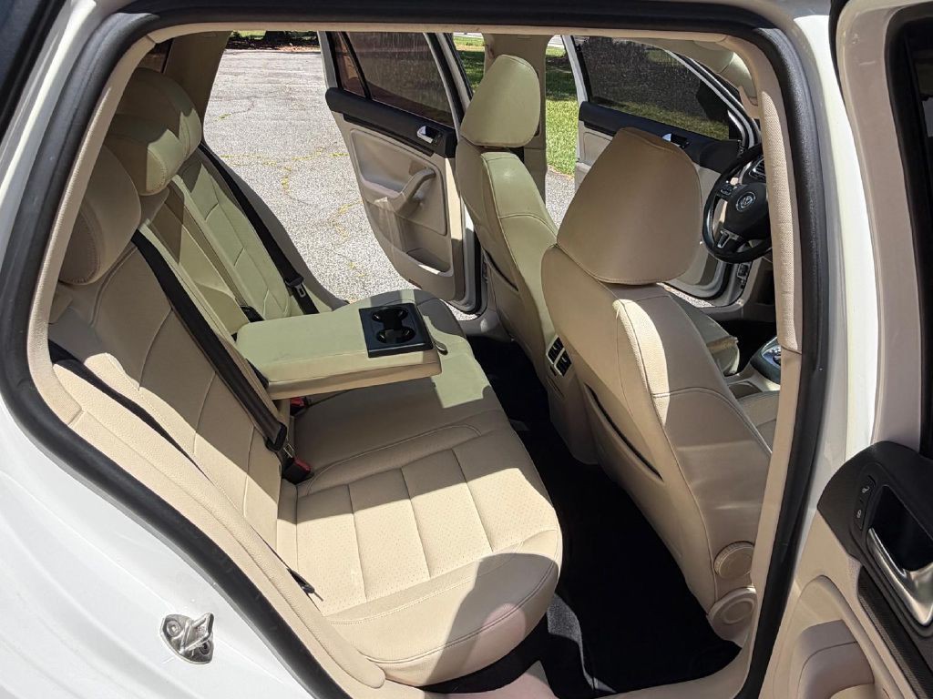 2012 Volkswagen Jetta Image 21