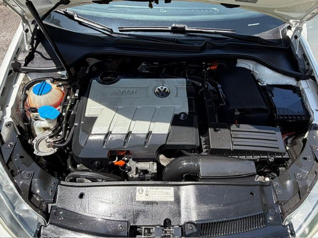 2012 Volkswagen Jetta Image 25