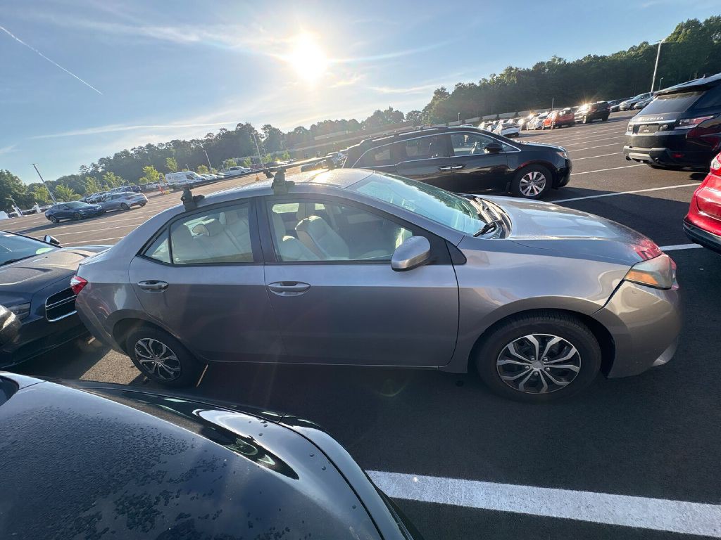 2015 Toyota Corolla Image 2