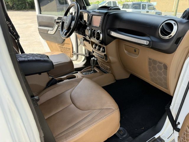 2013 Jeep Wrangler Unlimited Image 16