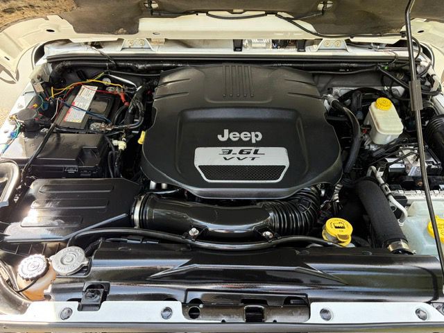 2013 Jeep Wrangler Unlimited Image 6