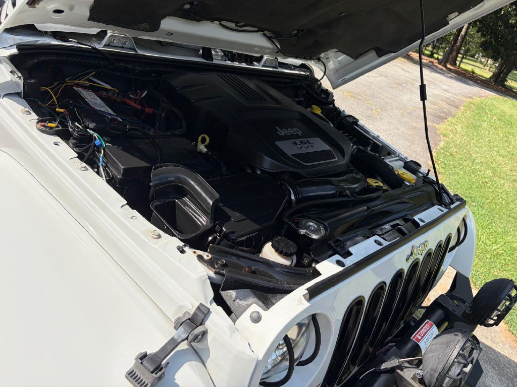 2013 Jeep Wrangler Unlimited Image 16