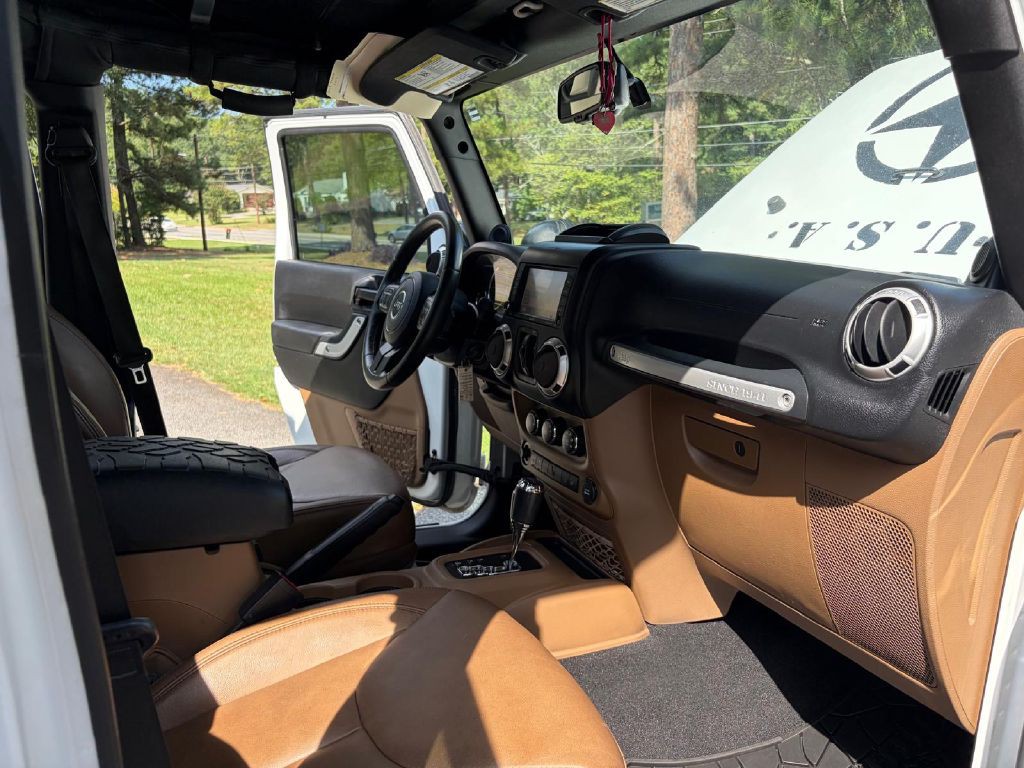 2013 Jeep Wrangler Unlimited Image 18