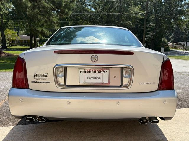 2000 Cadillac DeVille Image 2