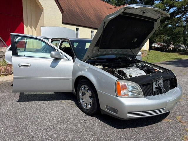 2000 Cadillac DeVille Image 4