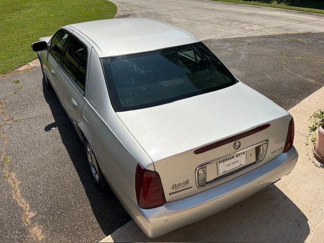 2000 Cadillac DeVille Image 12