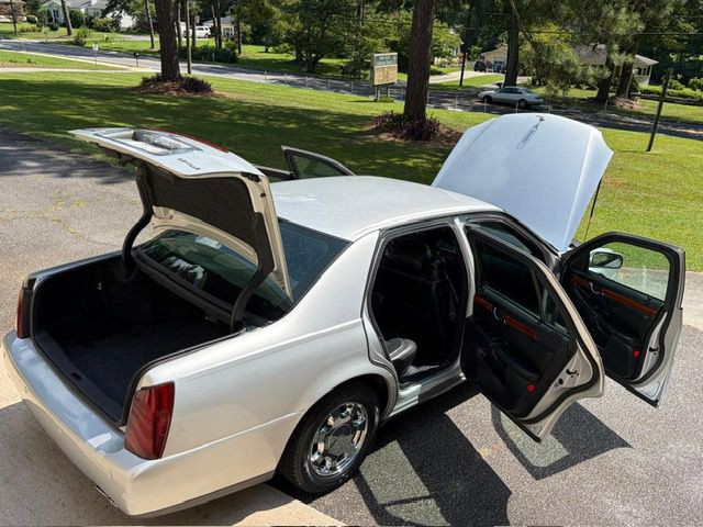 2000 Cadillac DeVille Image 17