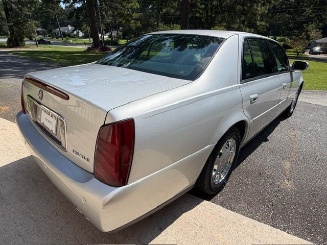 2000 Cadillac DeVille Image 26