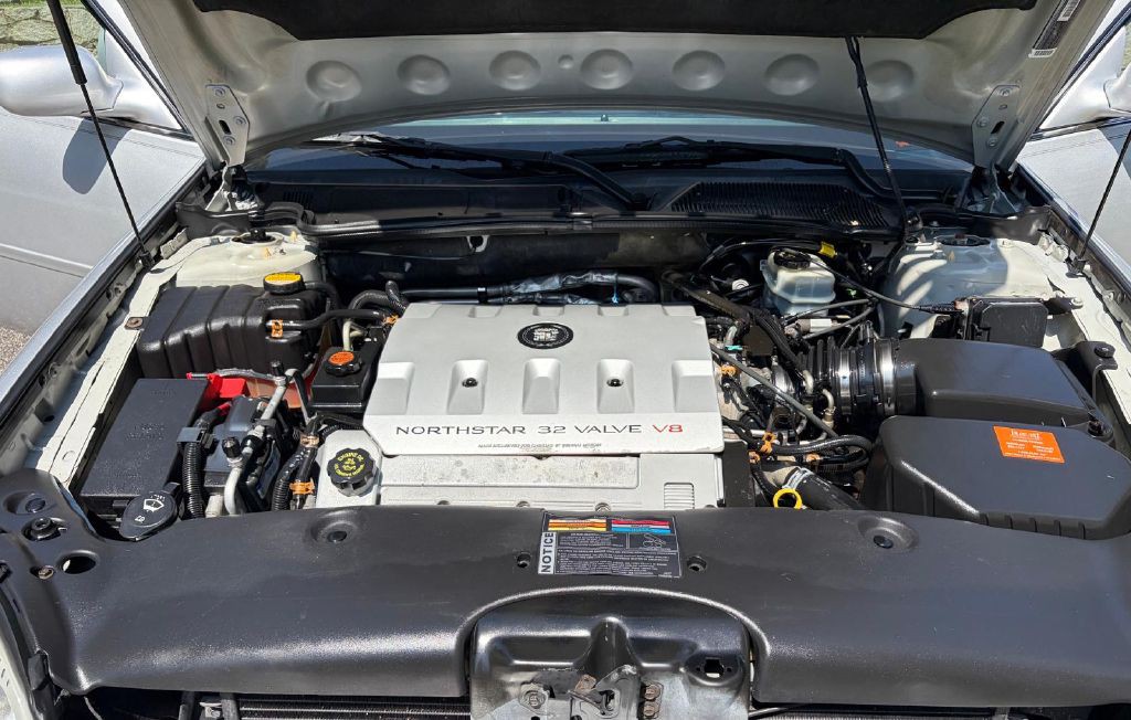 2000 Cadillac DeVille Image 35