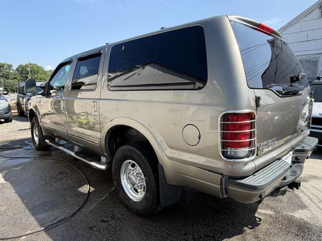 2003 Ford Excursion Image 3