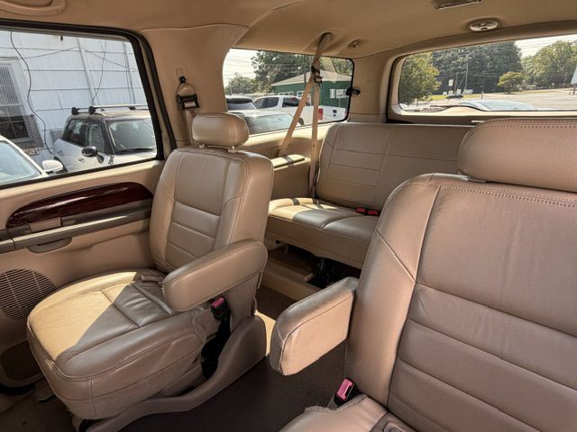 2003 Ford Excursion Image 11