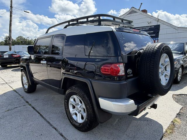 2007 Toyota FJ Cruiser Image 2