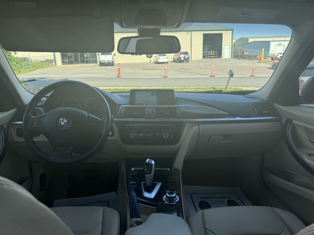 2013 BMW 3 Series Image 12