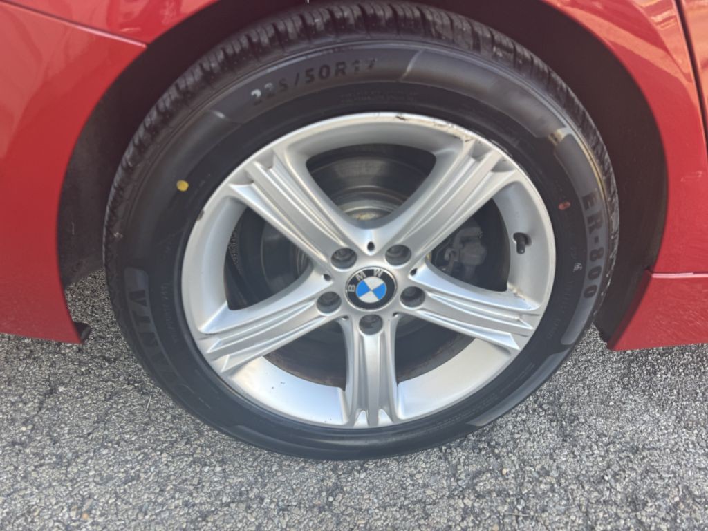 2013 BMW 3 Series Image 20