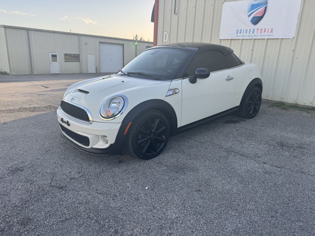 2013 MINI Cooper Image 1
