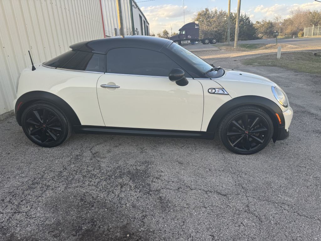 2013 MINI Cooper Image 5