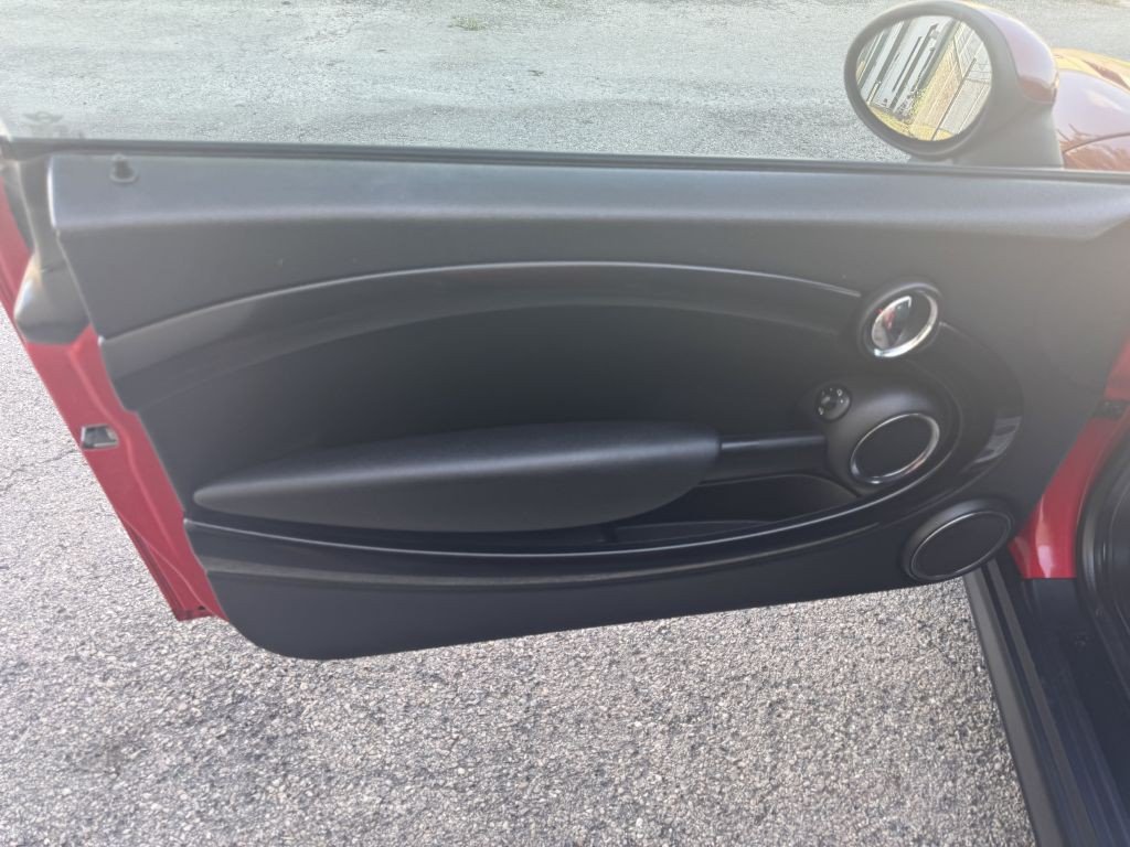 2011 MINI Cooper Image 15