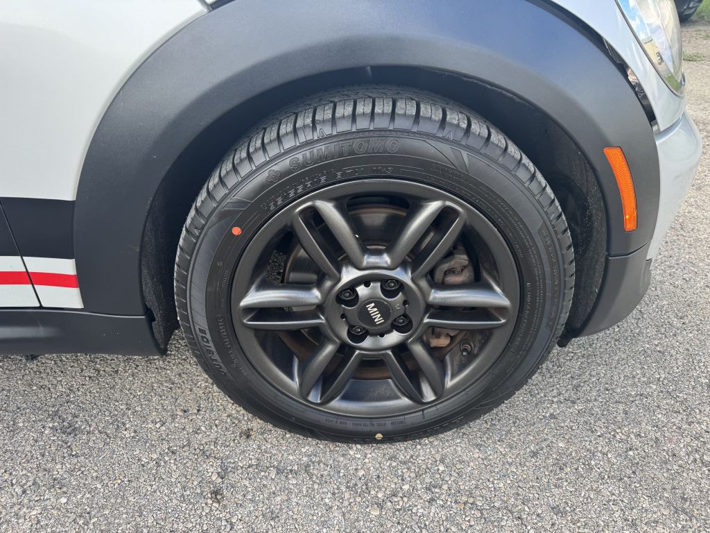 2011 MINI Cooper Image 12